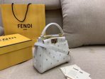 Fendi Peekaboo XS 白色納帕皮革星飾釘包 LV官方網,LV官網,LV官網包包,LV官網台灣,LV官網長夾,LV官網皮夾,LV包包