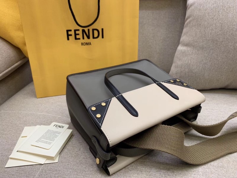 Fendi 灰色小牛皮常規翻蓋托特包 LV官方網,LV官網,LV官網包包,LV官網台灣,LV官網長夾,LV官網皮夾,LV包包