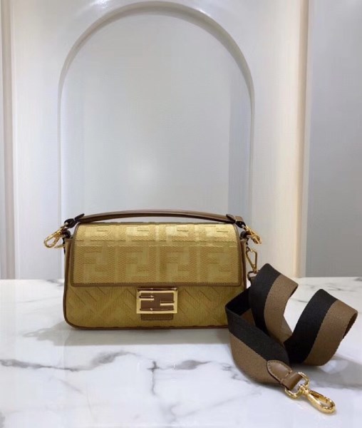 Fendi Baguette 中型天然草編包 LV官方網,LV官網,LV官網包包,LV官網台灣,LV官網長夾,LV官網皮夾,LV包包