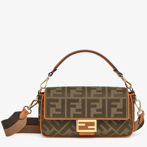 Fendi Baguette 中型藍色牛仔布包 LV官方網,LV官網,LV官網包包,LV官網台灣,LV官網長夾,LV官網皮夾,LV包包