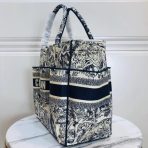 Dior Catherine 藍色 Toile de Jouy 刺繡托特包 LV官方網,LV官網,LV官網包包,LV官網台灣,LV官網長夾,LV官網皮夾,LV包包