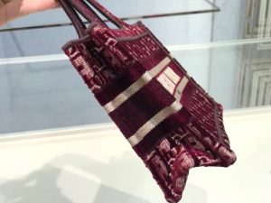 Dior 波爾多斜紋刺繡天鵝絨迷你書本托特包 LV官方網,LV官網,LV官網包包,LV官網台灣,LV官網長夾,LV官網皮夾,LV包包