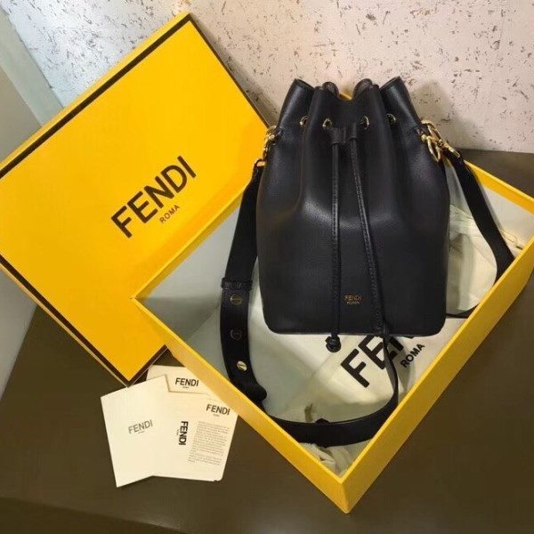 Fendi 小號 Mon Tresor 黑色小牛皮水桶包 LV官方網,LV官網,LV官網包包,LV官網台灣,LV官網長夾,LV官網皮夾,LV包包