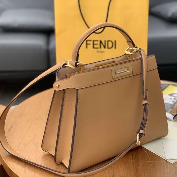 Fendi Peekaboo ISeeU 中米色皮革包 LV官方網,LV官網,LV官網包包,LV官網台灣,LV官網長夾,LV官網皮夾,LV包包