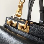 Valentino Rockstud Alcove 中型黑色小牛皮手提包 LV官方網,LV官網,LV官網包包,LV官網台灣,LV官網長夾,LV官網皮夾,LV包包