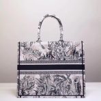 Dior Book 托特包 Toile de Jouy Carnivora 圖案 LV官方網,LV官網,LV官網包包,LV官網台灣,LV官網長夾,LV官網皮夾,LV包包