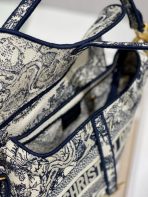 Dior 藍色 Toile de Jouy 刺繡馬鞍包 LV官方網,LV官網,LV官網包包,LV官網台灣,LV官網長夾,LV官網皮夾,LV包包