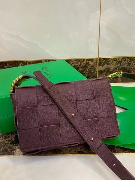 Bottega Veneta 酒紅色粒面皮革卡式包 LV官方網,LV官網,LV官網包包,LV官網台灣,LV官網長夾,LV官網皮夾,LV包包