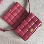 Bottega Veneta 紫紅色小牛皮加墊盒式包 LV官方網,LV官網,LV官網包包,LV官網台灣,LV官網長夾,LV官網皮夾,LV包包