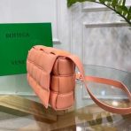 Bottega Veneta 桃色小牛皮加墊盒式包 LV官方網,LV官網,LV官網包包,LV官網台灣,LV官網長夾,LV官網皮夾,LV包包