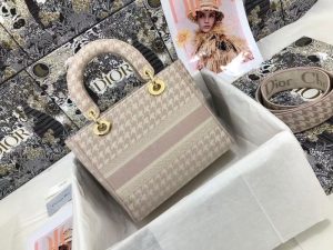 Dior 中型 Lady D-Lite 粉紅千鳥格刺繡包 LV官方網,LV官網,LV官網包包,LV官網台灣,LV官網長夾,LV官網皮夾,LV包包