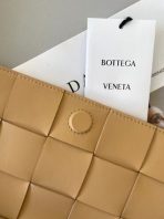 Bottega Veneta Cassett 米色 Intrecciato 小羊皮包 LV官方網,LV官網,LV官網包包,LV官網台灣,LV官網長夾,LV官網皮夾,LV包包