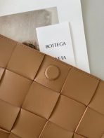 Bottega Veneta Cassett 焦糖色編織小羊皮包 LV官方網,LV官網,LV官網包包,LV官網台灣,LV官網長夾,LV官網皮夾,LV包包