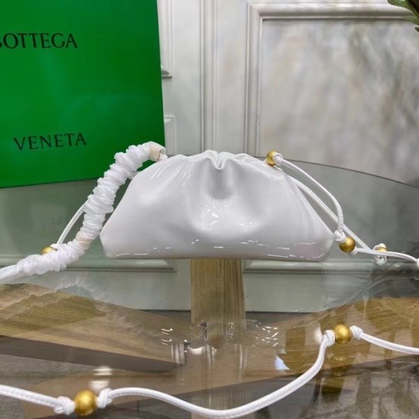 Bottega Veneta 白色漆皮迷你手拿包 LV官方網,LV官網,LV官網包包,LV官網台灣,LV官網長夾,LV官網皮夾,LV包包