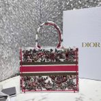 Dior 小號多色蝴蝶刺繡書本托特包 LV官方網,LV官網,LV官網包包,LV官網台灣,LV官網長夾,LV官網皮夾,LV包包