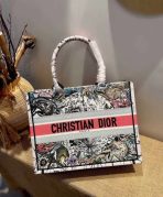 Dior 多色 Dior 星座刺繡小號書本托特包 LV官方網,LV官網,LV官網包包,LV官網台灣,LV官網長夾,LV官網皮夾,LV包包