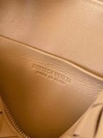 Bottega Veneta 米色 Intrecciato 小羊皮迷你環包 LV官方網,LV官網,LV官網包包,LV官網台灣,LV官網長夾,LV官網皮夾,LV包包