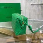 Bottega Veneta 綠色 Intrecciato 小羊皮迷你環包 LV官方網,LV官網,LV官網包包,LV官網台灣,LV官網長夾,LV官網皮夾,LV包包