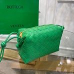 Bottega Veneta 綠色 Intrecciato 小羊皮迷你環包 LV官方網,LV官網,LV官網包包,LV官網台灣,LV官網長夾,LV官網皮夾,LV包包