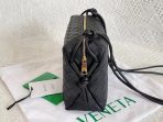 Bottega Veneta 黑色 Intrecciato 小羊皮小號環包 LV官方網,LV官網,LV官網包包,LV官網台灣,LV官網長夾,LV官網皮夾,LV包包