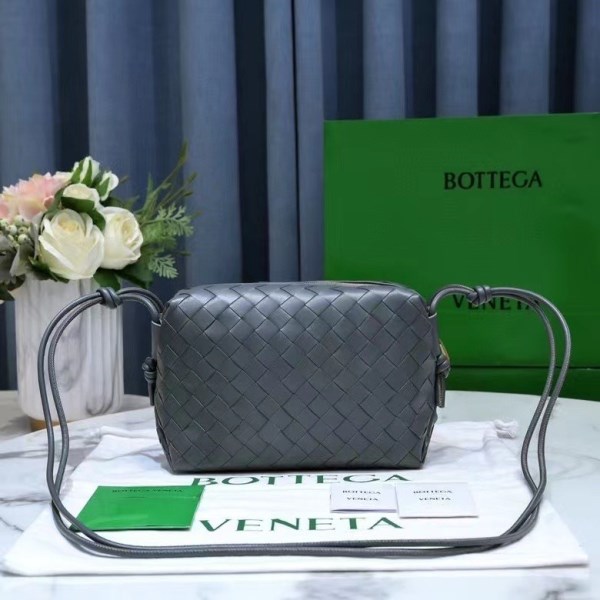 Bottega Veneta Thunder Intrecciato 小羊皮小號環包 LV官方網,LV官網,LV官網包包,LV官網台灣,LV官網長夾,LV官網皮夾,LV包包