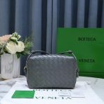 Bottega Veneta Thunder Intrecciato 小羊皮小號環包 LV官方網,LV官網,LV官網包包,LV官網台灣,LV官網長夾,LV官網皮夾,LV包包