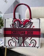 Dior 中拿鐵咖啡多色 Cupidon 刺繡書本托特包 LV官方網,LV官網,LV官網包包,LV官網台灣,LV官網長夾,LV官網皮夾,LV包包