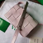 Bottega Veneta Cassett Bliss 水洗編織小羊皮包 LV官方網,LV官網,LV官網包包,LV官網台灣,LV官網長夾,LV官網皮夾,LV包包