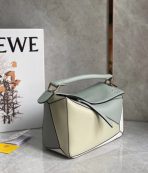 Loewe Puzzle 小號灰色/奶油色/白色小牛皮手袋 LV官方網,LV官網,LV官網包包,LV官網台灣,LV官網長夾,LV官網皮夾,LV包包