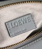 Loewe Puzzle 小號灰色/奶油色/白色小牛皮手袋 LV官方網,LV官網,LV官網包包,LV官網台灣,LV官網長夾,LV官網皮夾,LV包包