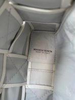 Bottega Veneta Cassett 白色皺紋小牛皮包 LV官方網,LV官網,LV官網包包,LV官網台灣,LV官網長夾,LV官網皮夾,LV包包