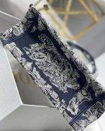 Dior 新款藍色 Toile de Jouy 反面刺繡小書包 LV官方網,LV官網,LV官網包包,LV官網台灣,LV官網長夾,LV官網皮夾,LV包包