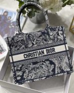 Dior 新款藍色 Toile de Jouy 反面刺繡小書包 LV官方網,LV官網,LV官網包包,LV官網台灣,LV官網長夾,LV官網皮夾,LV包包