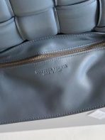 Bottega Veneta Thunder 小羊皮襯墊卡式包 LV官方網,LV官網,LV官網包包,LV官網台灣,LV官網長夾,LV官網皮夾,LV包包