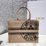 Dior 中米色黃麻帆布書本托特包，飾有 Dior Union 圖案 LV官方網,LV官網,LV官網包包,LV官網台灣,LV官網長夾,LV官網皮夾,LV包包