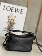 Loewe 黑色小牛皮迷你 Puzzle 包 LV官方網,LV官網,LV官網包包,LV官網台灣,LV官網長夾,LV官網皮夾,LV包包