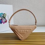 Prada 米色皮革三角手拿包 LV官方網,LV官網,LV官網包包,LV官網台灣,LV官網長夾,LV官網皮夾,LV包包