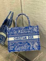 Dior 中型螢光藍色 Toile de Jouy 反面刺繡書本托特包 LV官方網,LV官網,LV官網包包,LV官網台灣,LV官網長夾,LV官網皮夾,LV包包