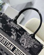 Dior 中型黑色 Toile de Jouy 十二生肖刺繡 Book 托特包 LV官方網,LV官網,LV官網包包,LV官網台灣,LV官網長夾,LV官網皮夾,LV包包