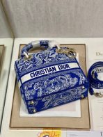 Dior 中 Lady D-Lite 螢光藍色 Toile de Jouy 反面刺繡手袋 LV官方網,LV官網,LV官網包包,LV官網台灣,LV官網長夾,LV官網皮夾,LV包包