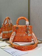 Dior 中型 Lady D-Lite 螢光橘色 Toile de Jouy 反面刺繡手袋 LV官方網,LV官網,LV官網包包,LV官網台灣,LV官網長夾,LV官網皮夾,LV包包