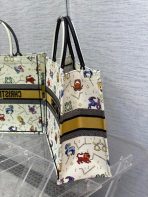 Dior 大白色像素生肖刺繡書本托特包 LV官方網,LV官網,LV官網包包,LV官網台灣,LV官網長夾,LV官網皮夾,LV包包