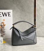 Loewe Puzzle 小號瀝青灰色粒面皮革包 LV官方網,LV官網,LV官網包包,LV官網台灣,LV官網長夾,LV官網皮夾,LV包包