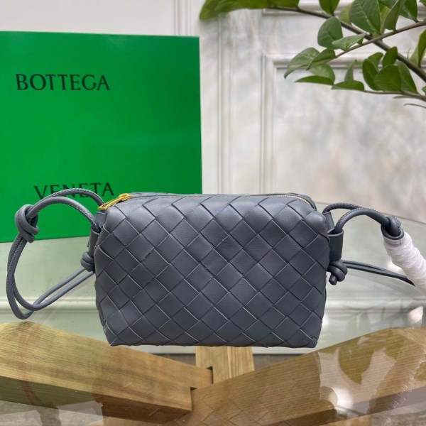 Bottega Veneta 灰色 Intrecciato 小羊皮迷你 Loop 手袋 LV官方網,LV官網,LV官網包包,LV官網台灣,LV官網長夾,LV官網皮夾,LV包包