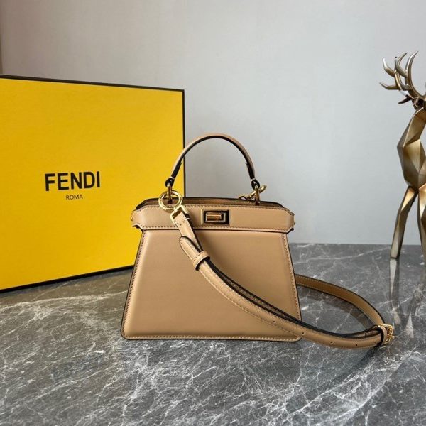 Fendi Peekaboo ISeeU 米色 Nappa 皮革小包 LV官方網,LV官網,LV官網包包,LV官網台灣,LV官網長夾,LV官網皮夾,LV包包