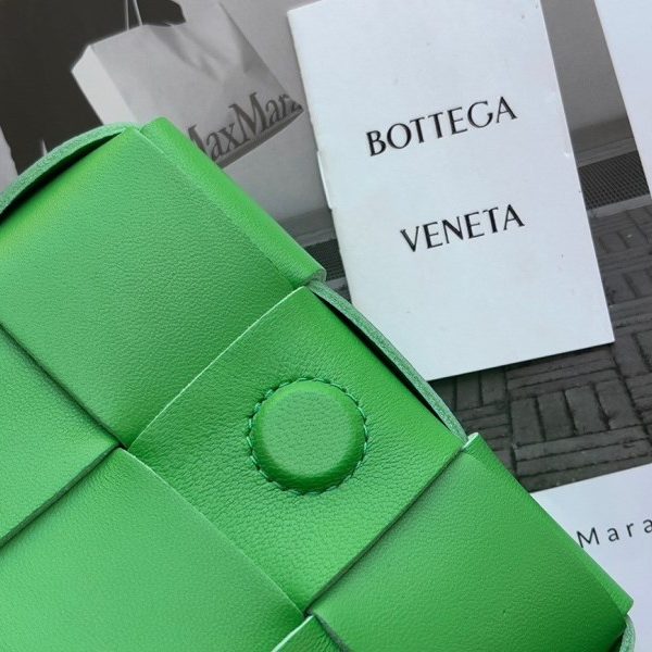 Bottega Veneta 鸚鵡小羊皮 Candy 卡式包 LV官方網,LV官網,LV官網包包,LV官網台灣,LV官網長夾,LV官網皮夾,LV包包