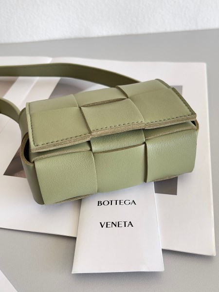 Bottega Veneta 石灰華小羊皮糖果卡式包 LV官方網,LV官網,LV官網包包,LV官網台灣,LV官網長夾,LV官網皮夾,LV包包