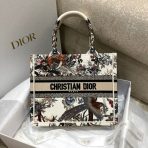 Dior 白色 Jardin d’Hiver 刺繡小號書本托特包 LV官方網,LV官網,LV官網包包,LV官網台灣,LV官網長夾,LV官網皮夾,LV包包