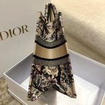 Dior 中型米色 Jardin d’Hiver 刺繡書本托特包 LV官方網,LV官網,LV官網包包,LV官網台灣,LV官網長夾,LV官網皮夾,LV包包