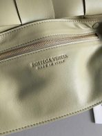 Bottega Veneta Cassett 小羊皮梭織洞石包 LV官方網,LV官網,LV官網包包,LV官網台灣,LV官網長夾,LV官網皮夾,LV包包